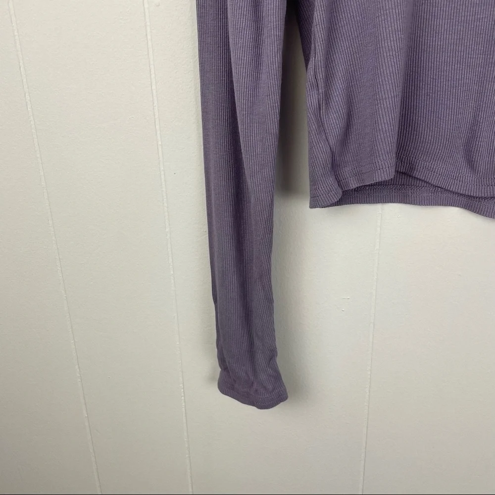 H&M DIVIDED Lilac Ribbed Mockneck Long Sleeve Crop Top - Picture 6 of 8
